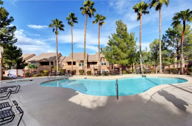 MLS: 2520546 Condo For Sale