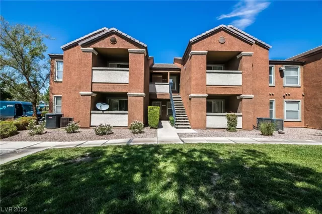 MLS: 2520556 Condo For Sale