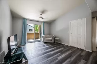 Photo #6: 2520556 Listing