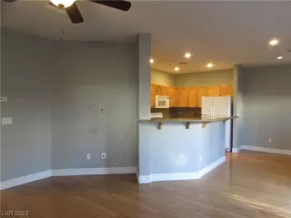 Photo #4: 2520615 Listing 