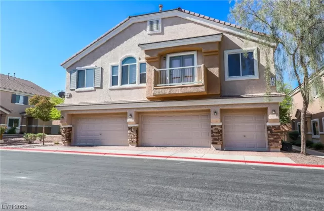 MLS: 2520618 Condo For Sale