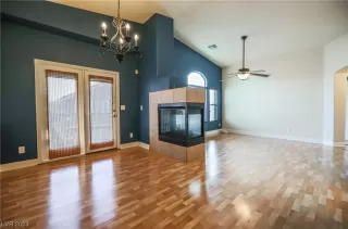 Photo #2: 2520618 Listing 