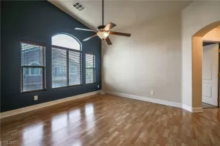 Photo #5: 2520618 Listing 