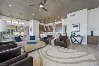 Photo #5: 2520619 Listing 