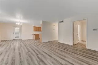 Photo #4: 2520639 Listing