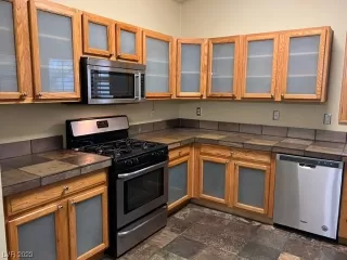 Photo #1: 2520678 Listing 