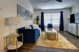 Photo #4: 2520697 Listing