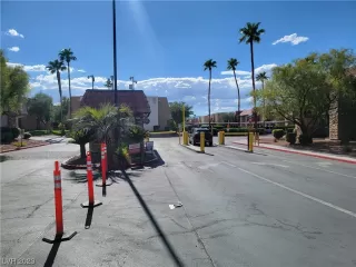 Photo #2: 2520704 Listing 