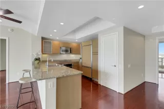 Photo #2: 2520711 Listing 