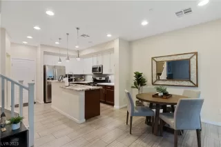 Photo #5: 2520714 Listing 