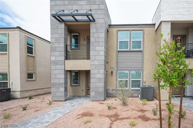 MLS: 2520729 Condo For Sale