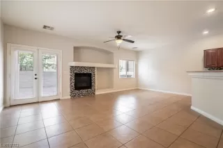 Photo #5: 2520738 Listing