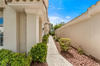 Photo #1: 2520796 Listing 