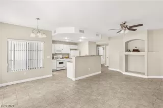 Photo #5: 2520796 Listing 