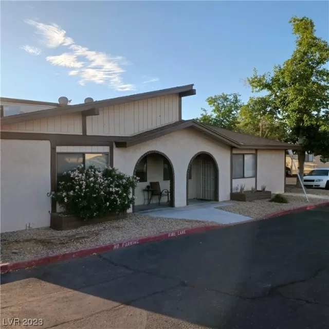 MLS: 2520799 Condo For Sale