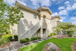 Photo #1: 2520832 Listing