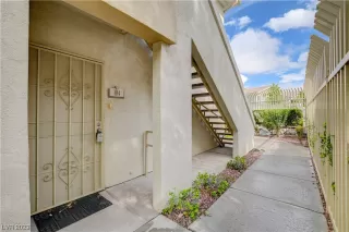 Photo #3: 2520832 Listing