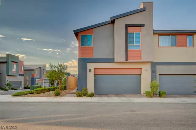 MLS: 2520852 Condo For Sale