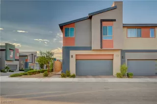 Photo #1: 2520852 Listing