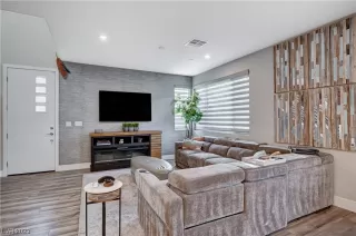 Photo #6: 2520852 Listing