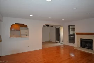 Photo #4: 2520859 Listing 