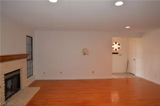 Photo #6: 2520859 Listing 