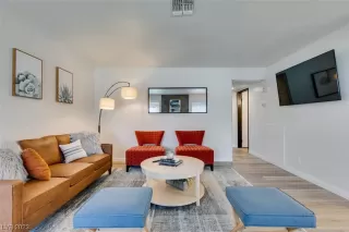 Photo #2: 2520866 Listing