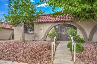 Photo #3: 2520880 Listing