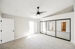 Photo #2: 2520882 Listing