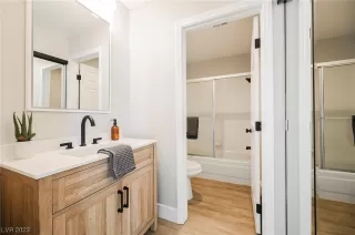 Photo #3: 2520882 Listing