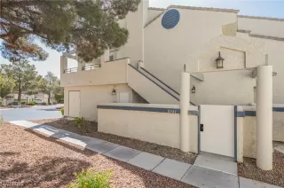 Photo #5: 2520882 Listing