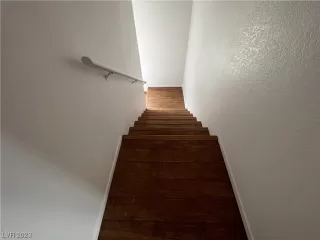 Photo #2: 2520889 Listing 