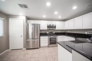 Photo #6: 2520912 Listing 