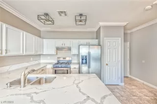 Photo #2: 2520917 Listing 