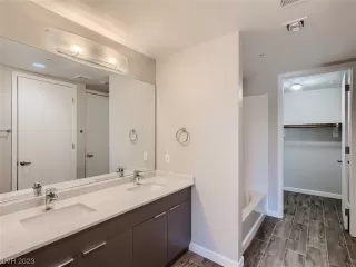 Photo #5: 2520941 Listing