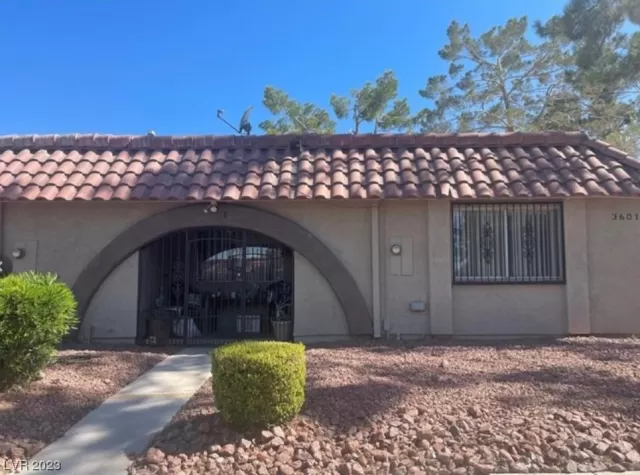 MLS: 2520972 Condo For Sale