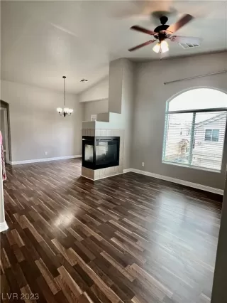 Photo #2: 2520992 Listing 