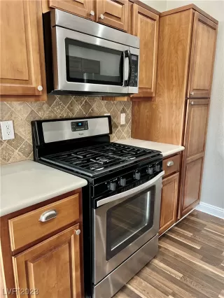 Photo #5: 2520992 Listing 