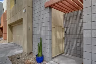 Photo #2: 2521002 Listing 