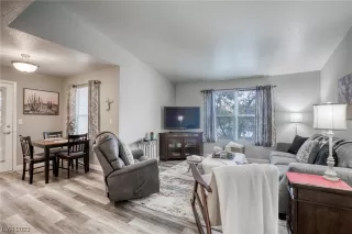 Photo #4: 2521045 Listing