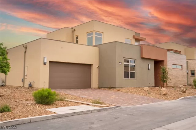 MLS: 2521064 Condo For Sale