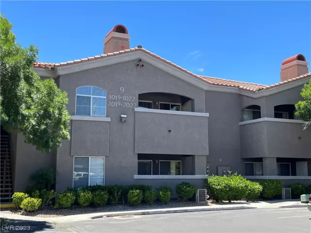 MLS: 2521077 Condo For Sale