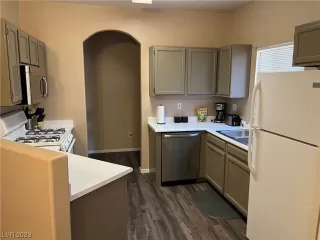 Photo #1: 2521077 Listing 