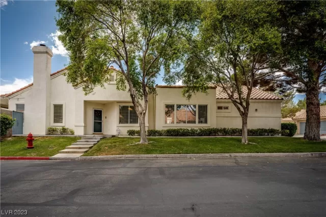 MLS: 2521093 Condo For Sale