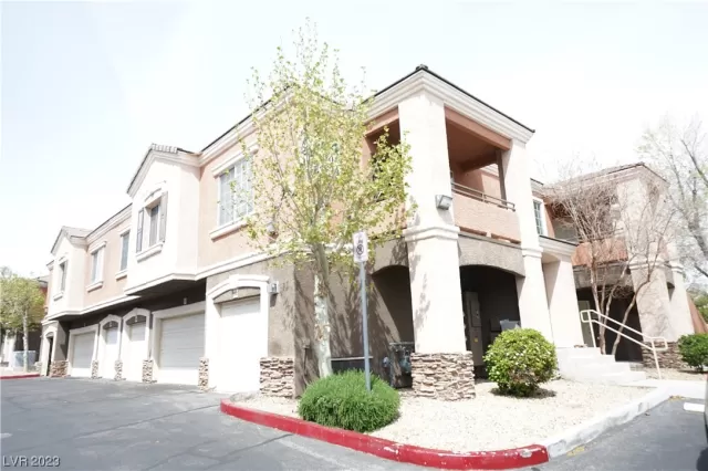 MLS: 2521100 Condo For Sale