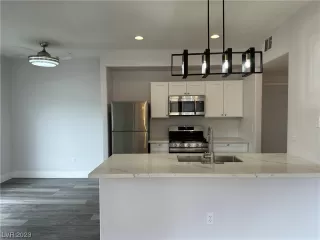 Photo #2: 2521128 Listing