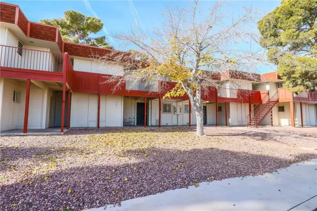 MLS: 2521165 Condo For Sale