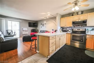 Photo #2: 2521165 Listing