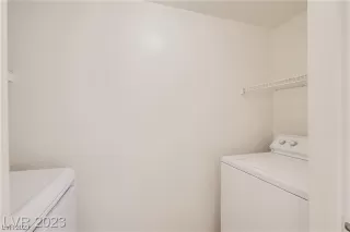 Photo #3: 2521198 Listing