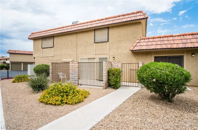 MLS: 2521208 Condo For Sale